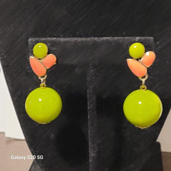 Unbranded Large Green Ball Vintage Stud Earrings Pre-Owned Statement Outdoors - Picture 3 of 5